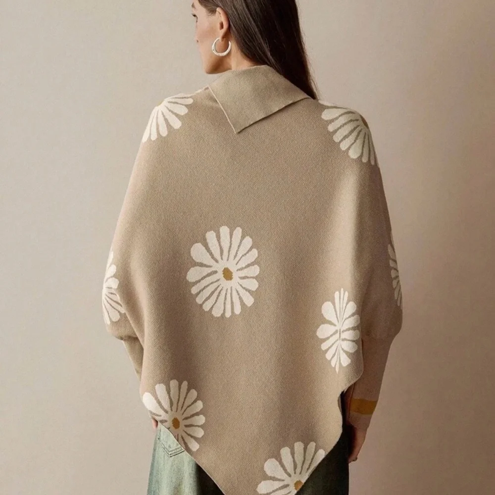 Chic Beige Floral Poncho - Picture 6 of 7